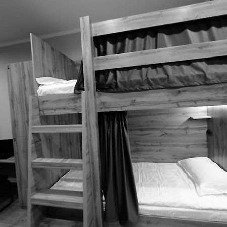 Cozy Hostel Bishkek Bagian luar foto