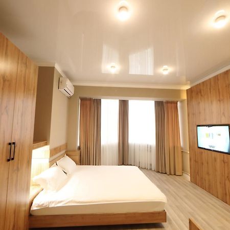 Cozy Hostel Bishkek Bagian luar foto