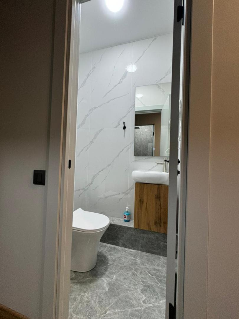 Cozy Hostel Bishkek Bagian luar foto