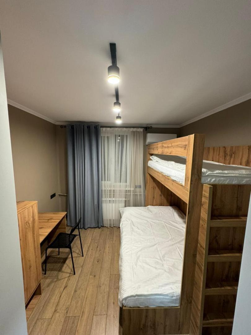 Cozy Hostel Bishkek Bagian luar foto