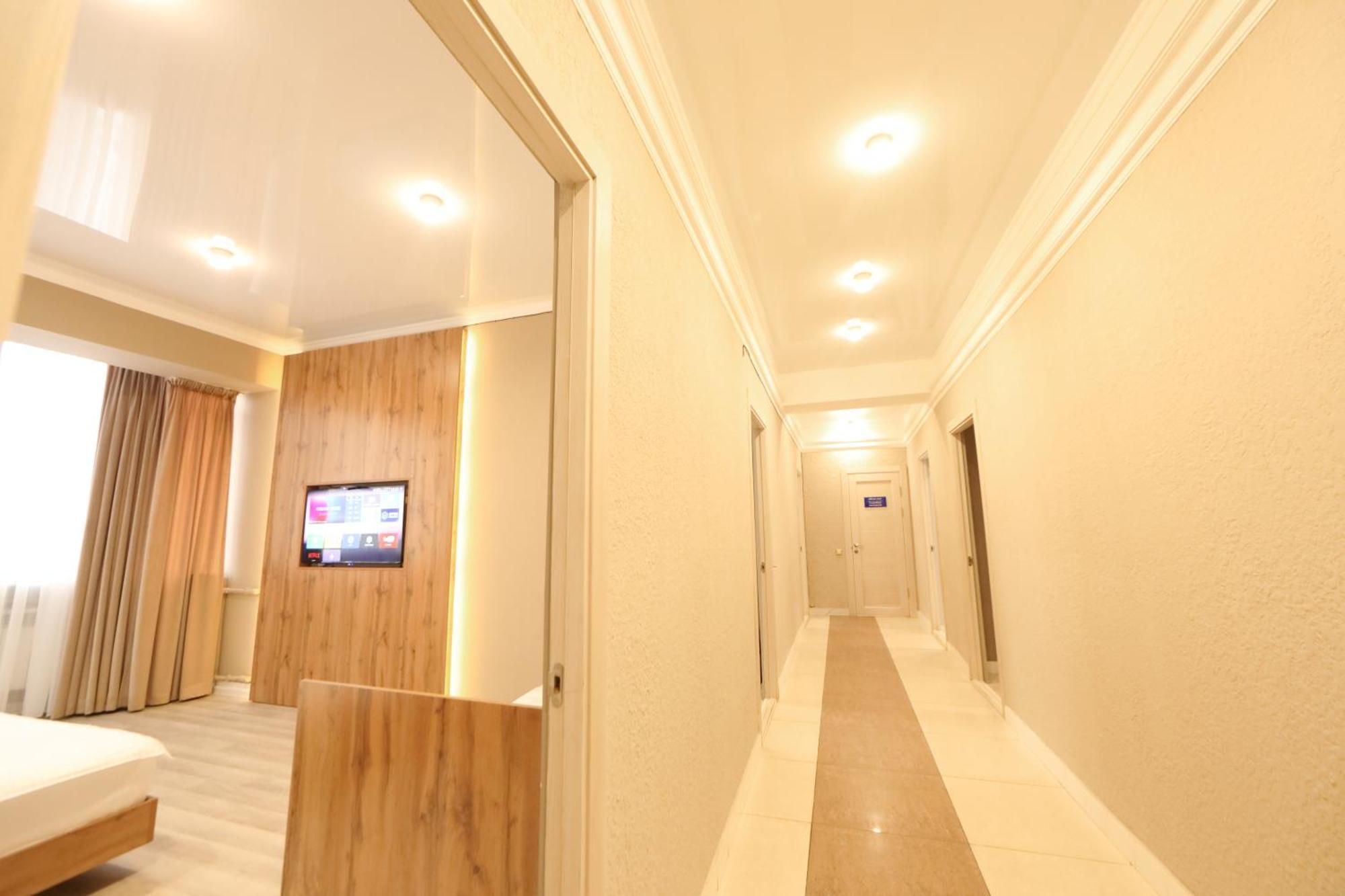 Cozy Hostel Bishkek Bagian luar foto