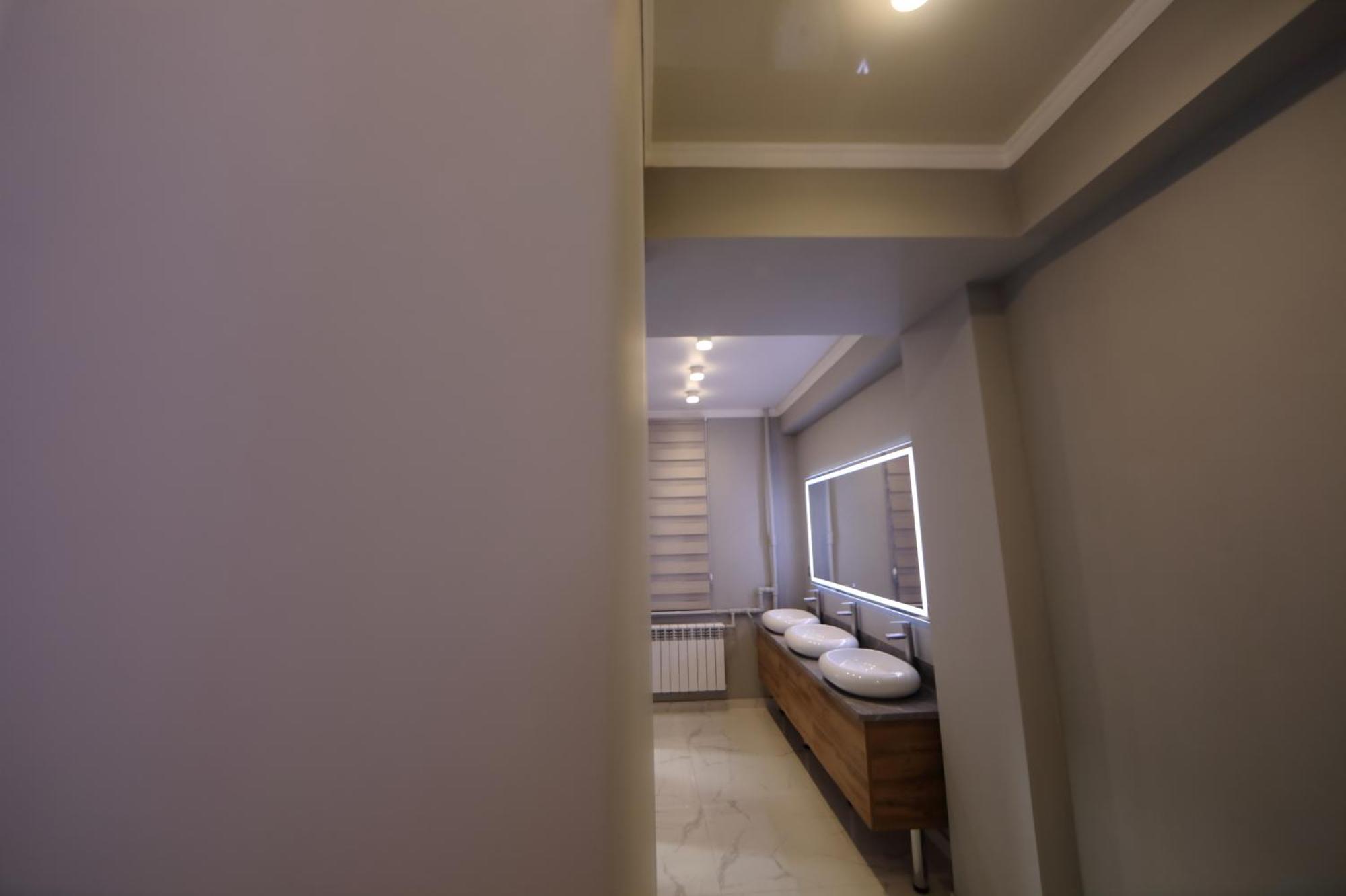 Cozy Hostel Bishkek Bagian luar foto