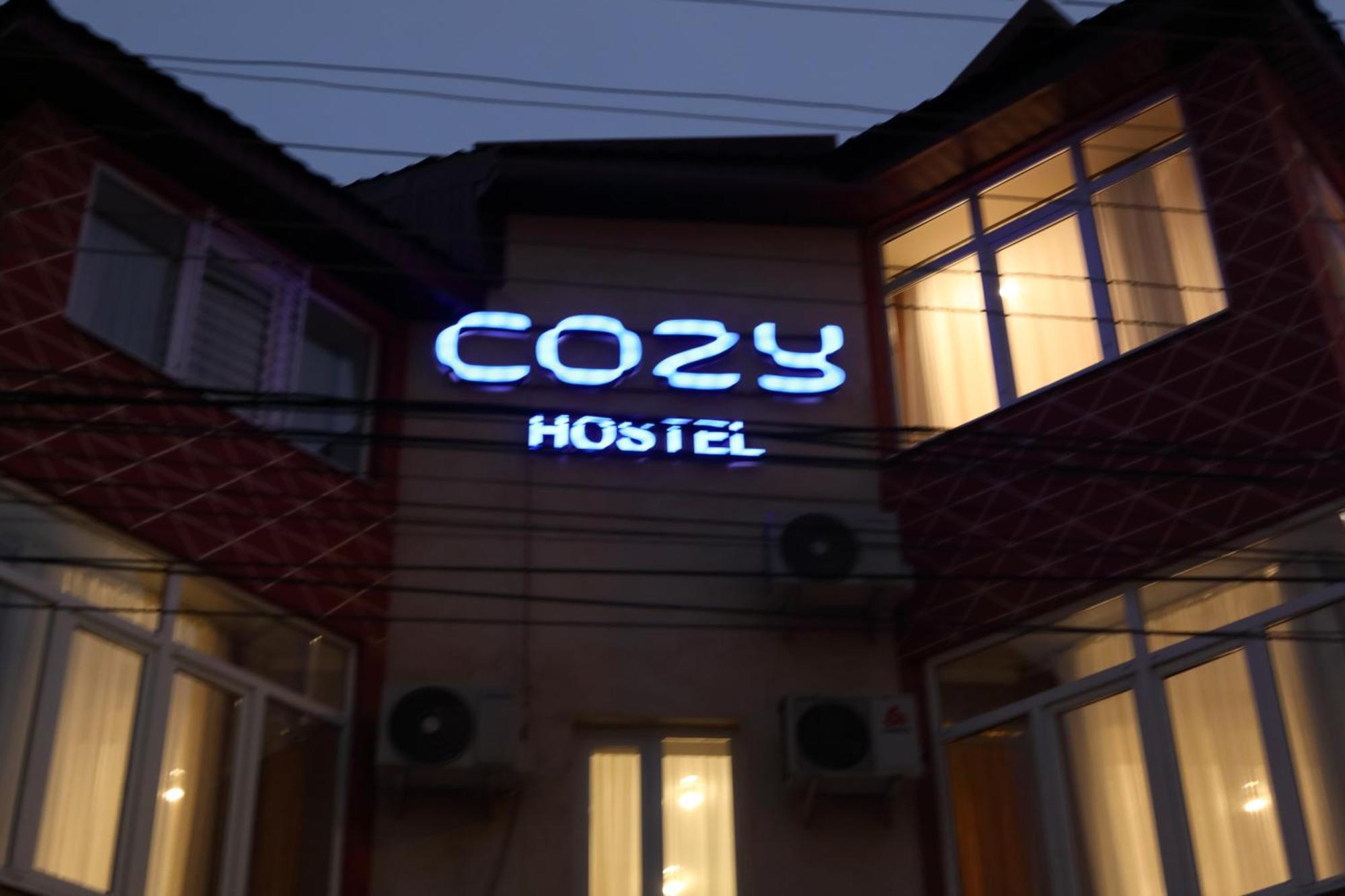 Cozy Hostel Bishkek Bagian luar foto