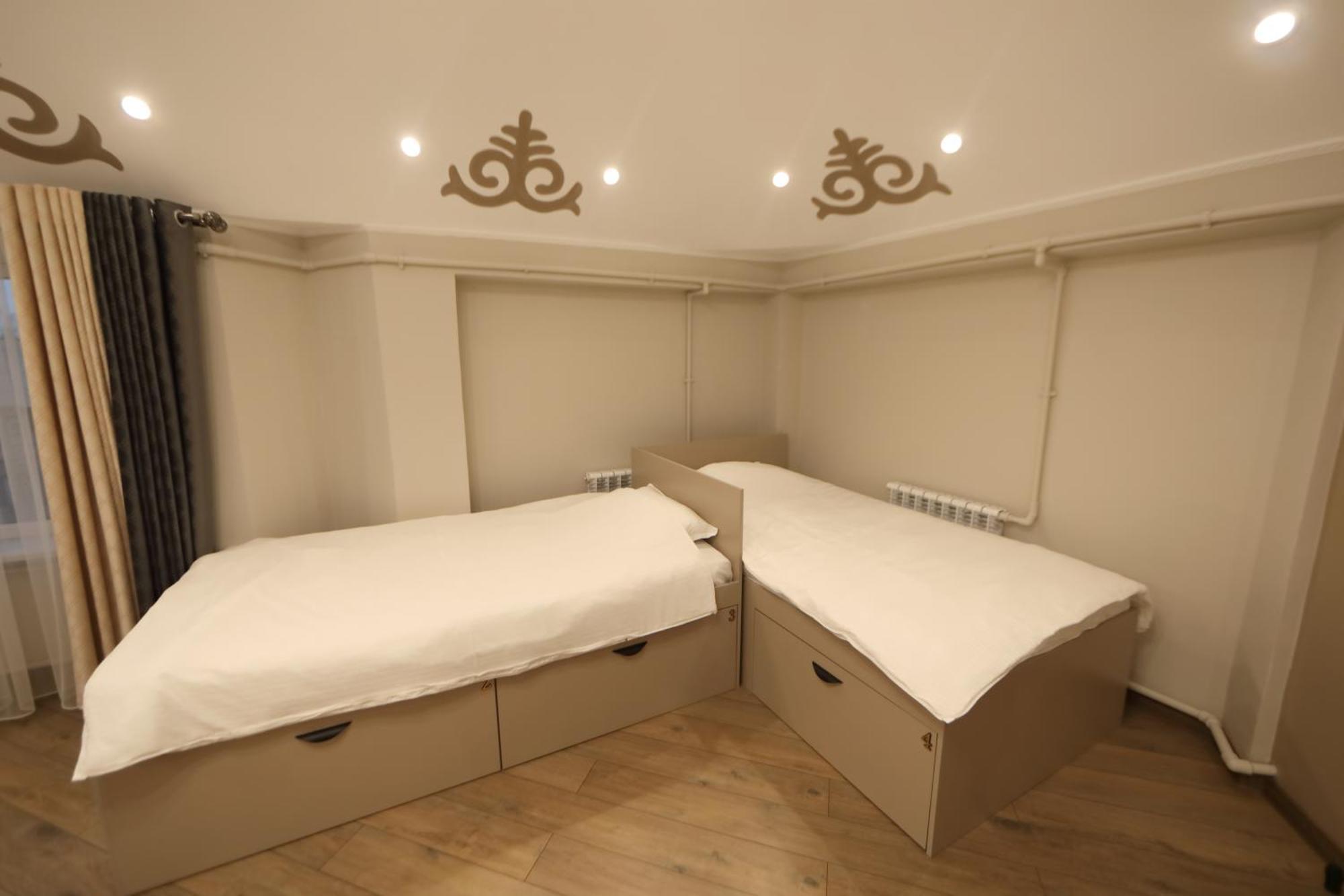 Cozy Hostel Bishkek Bagian luar foto