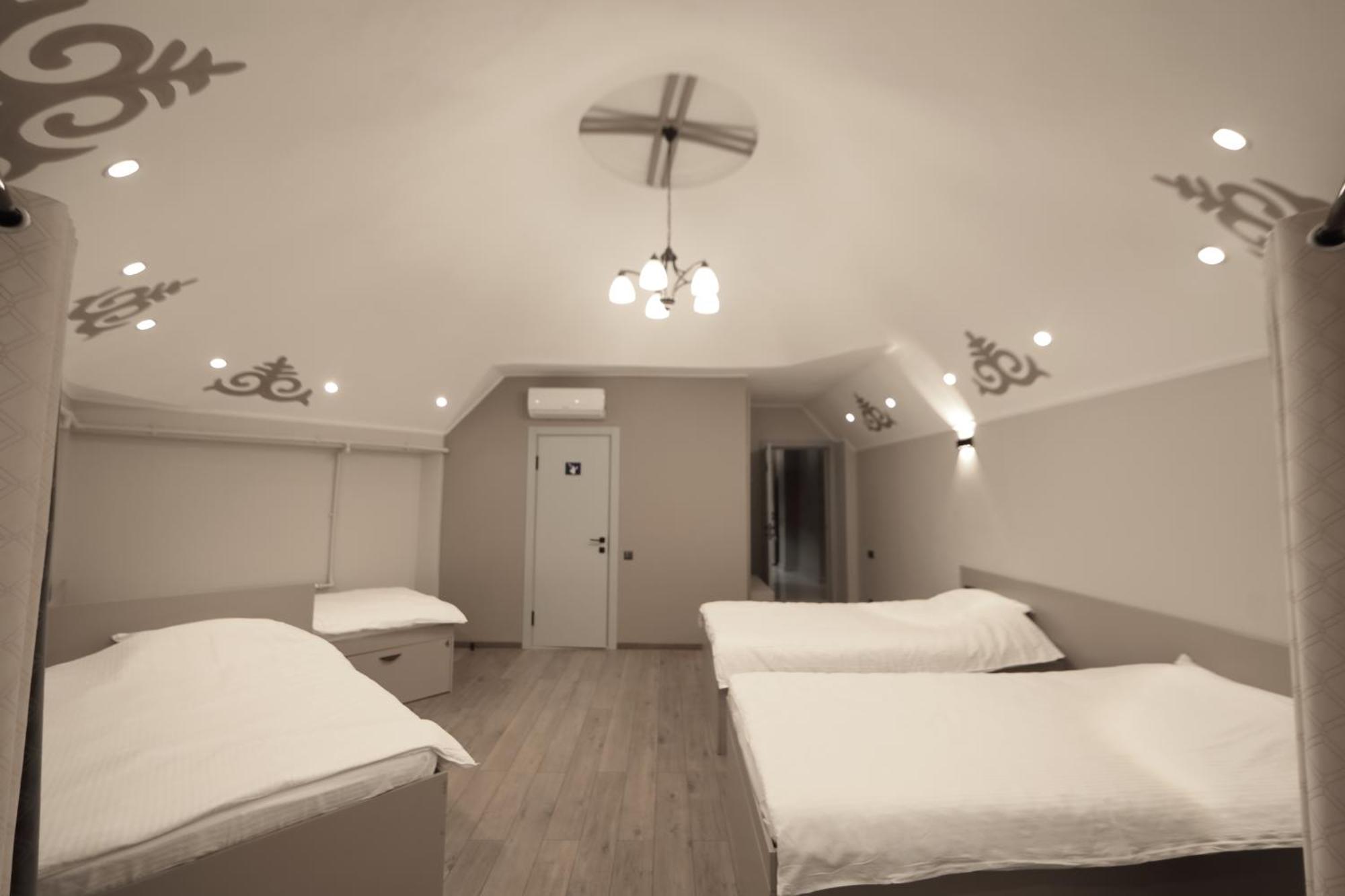 Cozy Hostel Bishkek Bagian luar foto