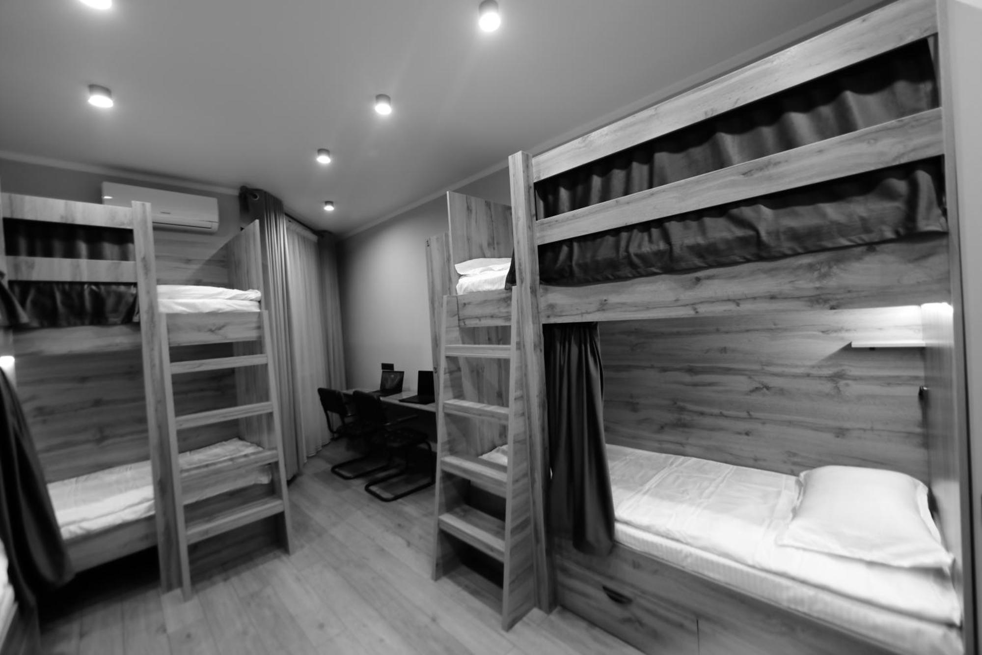 Cozy Hostel Bishkek Bagian luar foto