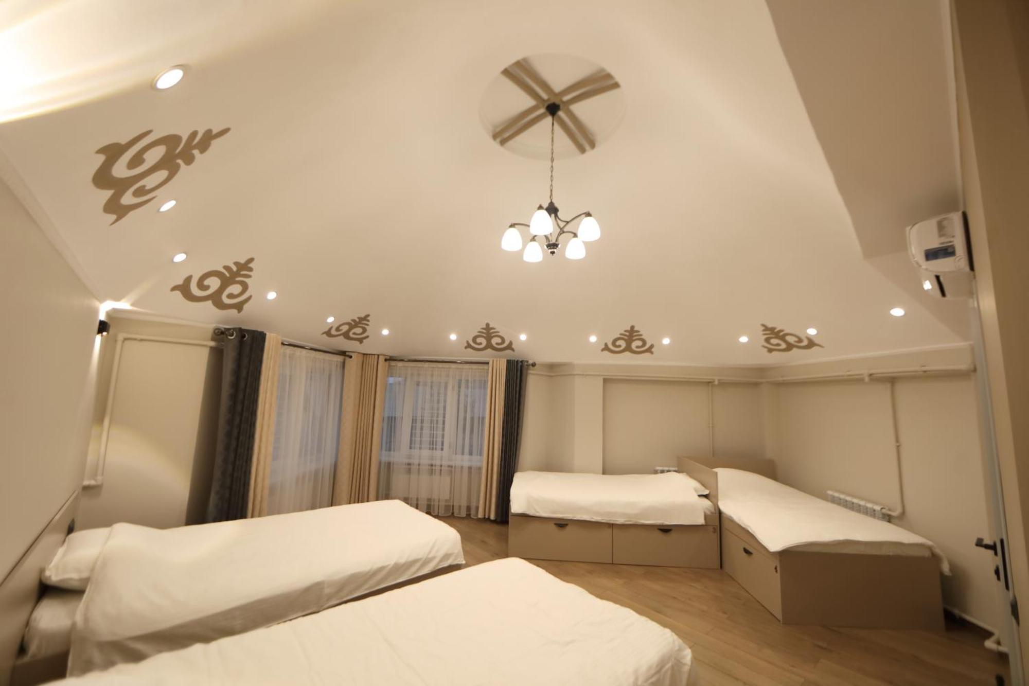 Cozy Hostel Bishkek Bagian luar foto