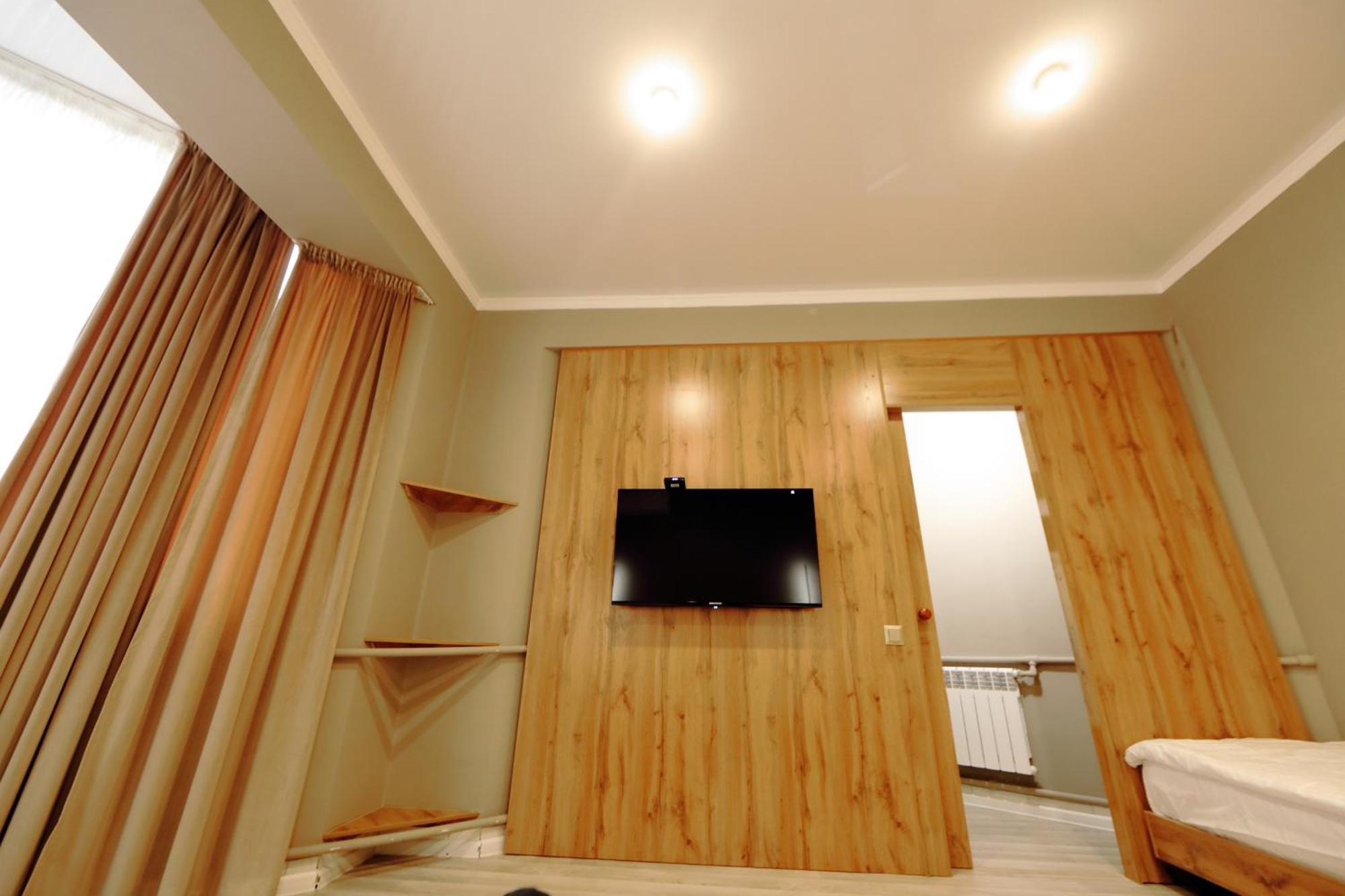 Cozy Hostel Bishkek Bagian luar foto