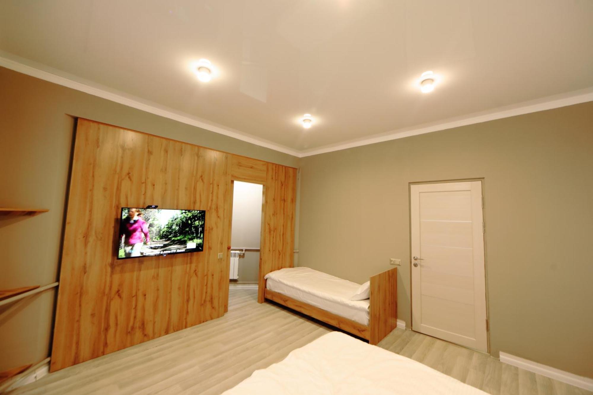 Cozy Hostel Bishkek Bagian luar foto