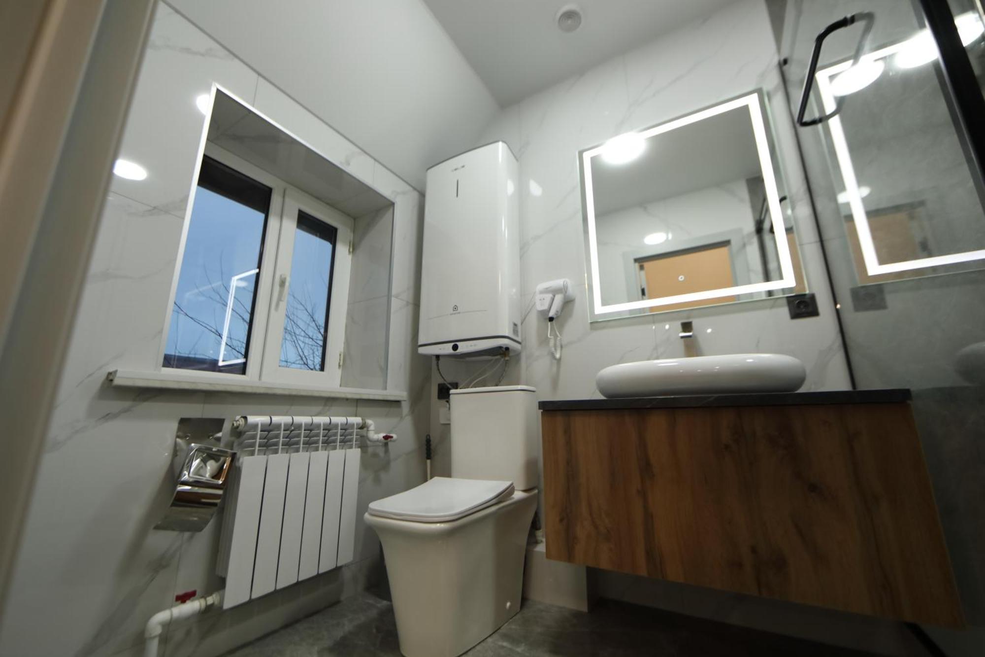 Cozy Hostel Bishkek Bagian luar foto