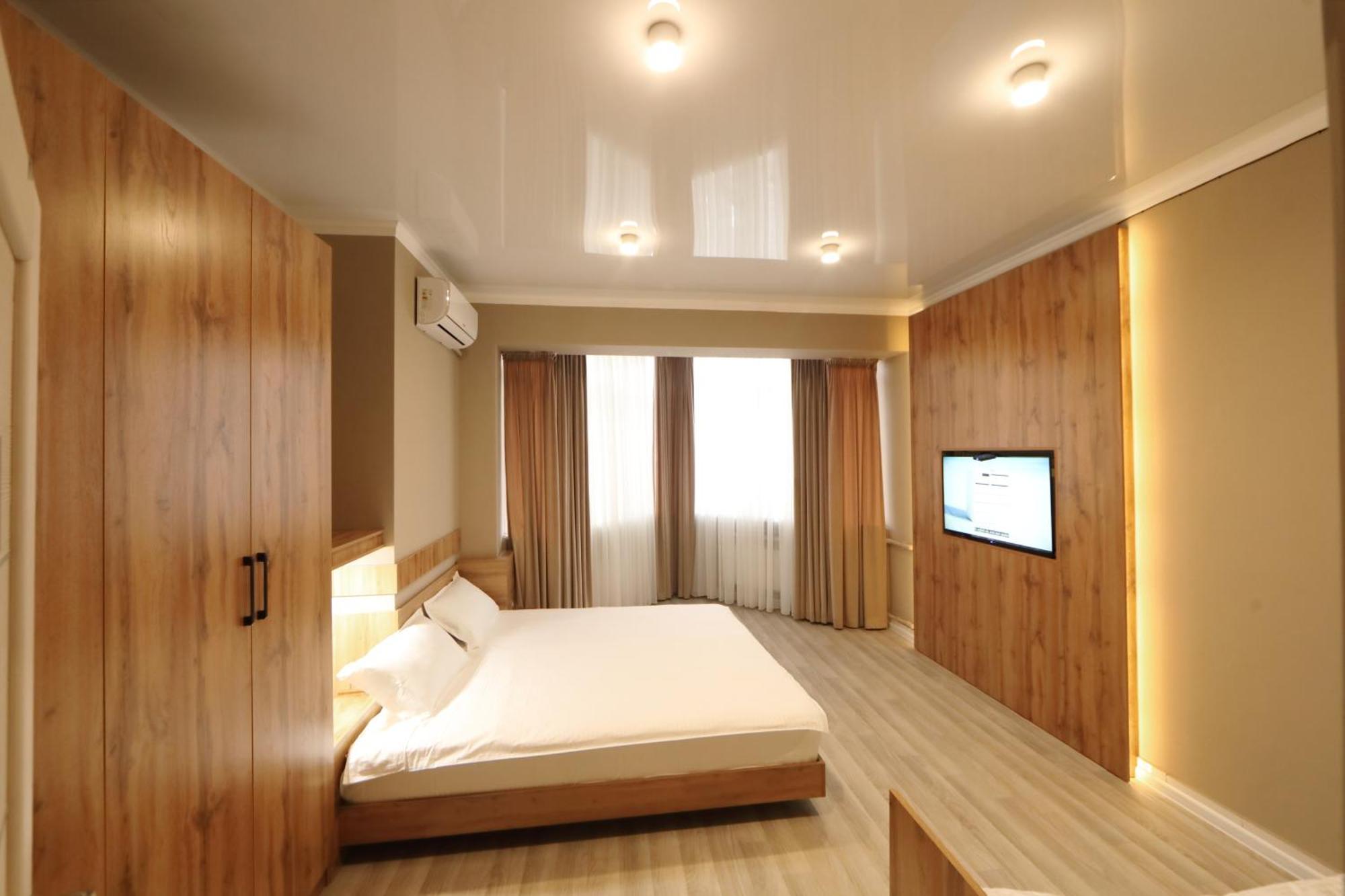 Cozy Hostel Bishkek Bagian luar foto