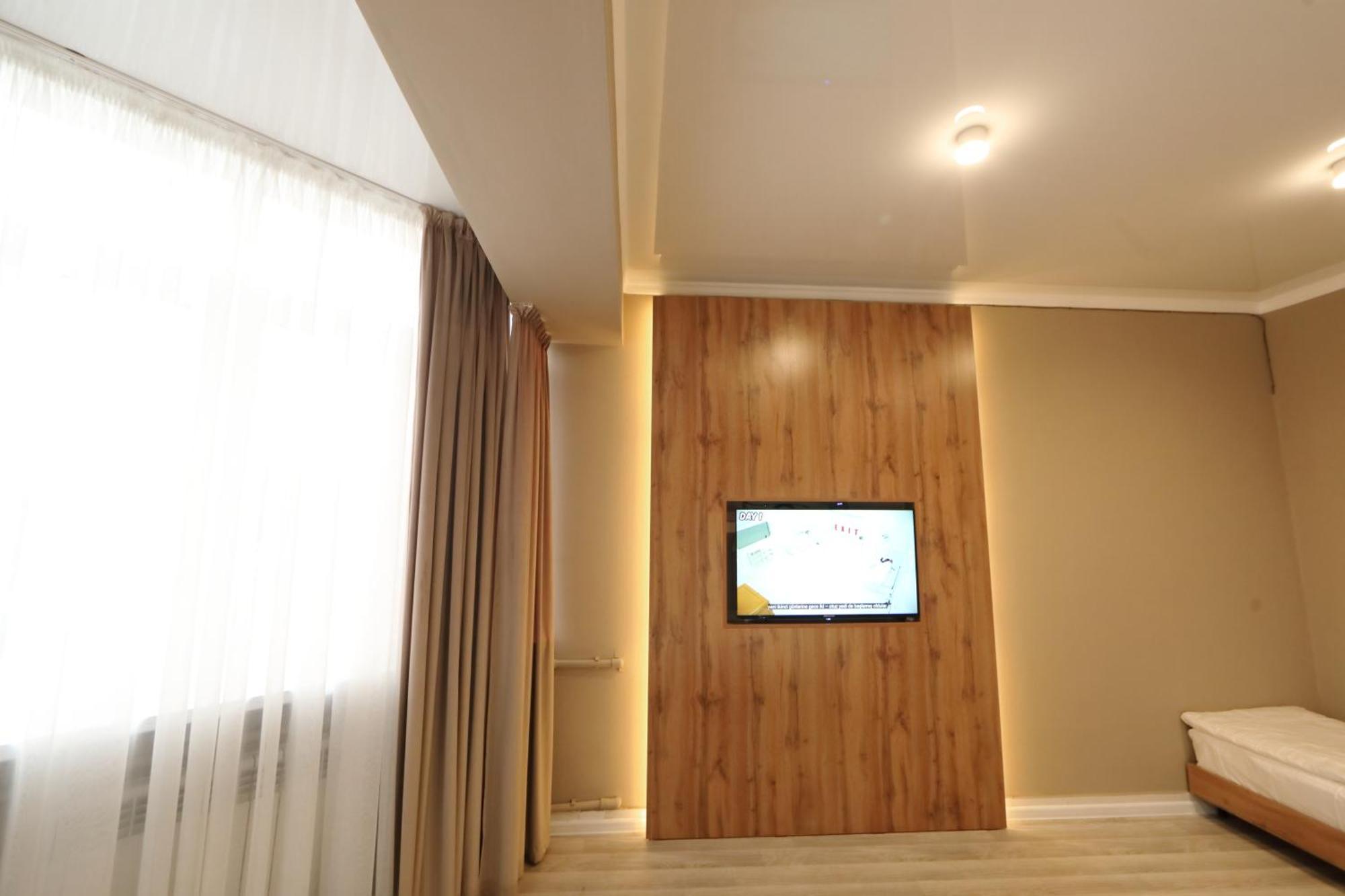Cozy Hostel Bishkek Bagian luar foto